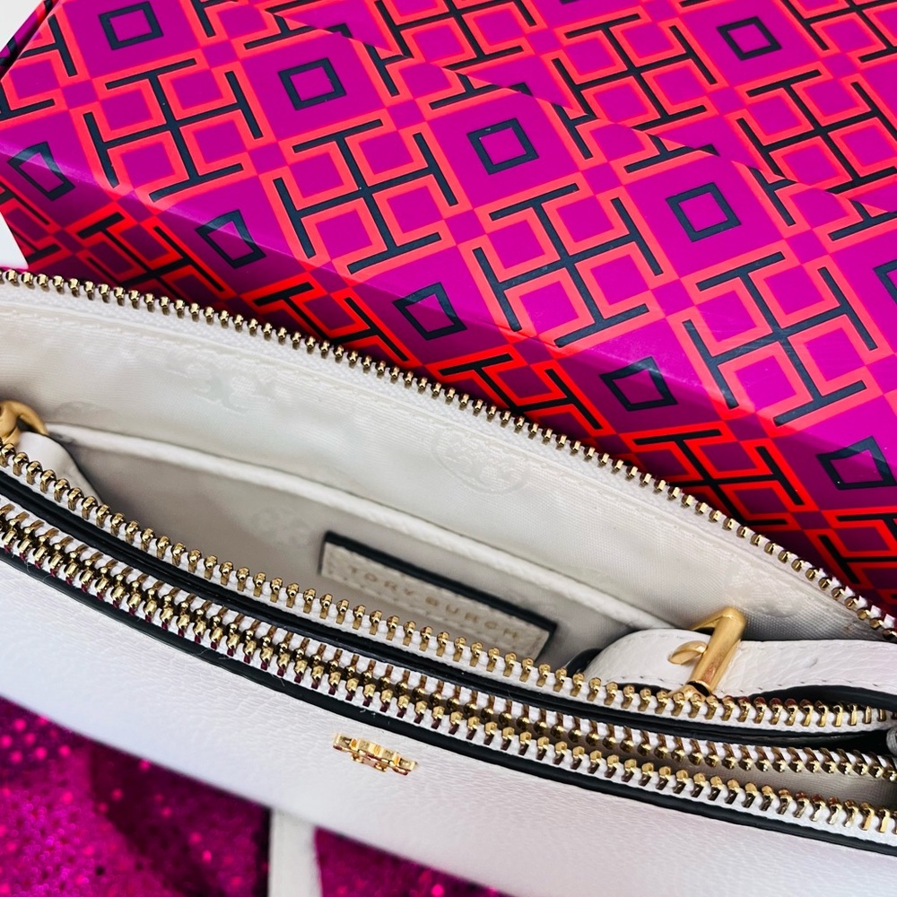 Tory Burch Off White Leather Crossbody Bag - Picture 2 of 3